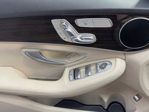 Used 2021 Mercedes-Benz C 300 Sedan image 22