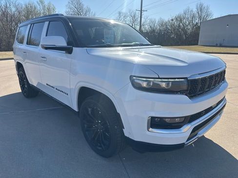 Used 2022 Jeep Grand Wagoneer Series III w/ Rear Seat Video Group 1 image 7