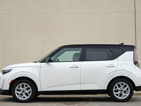 Used 2025 Kia Soul S FWD image 8