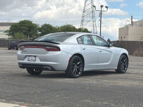 Used 2022 Dodge Charger SXT w/ Blacktop Package image 3