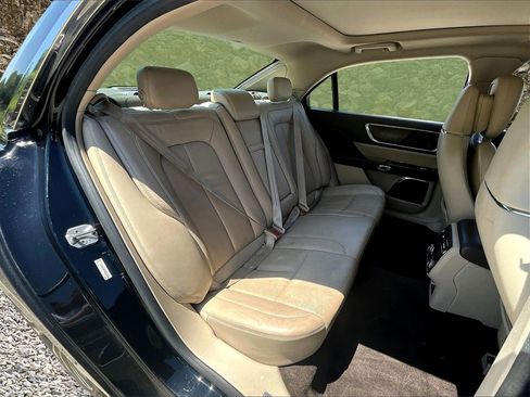 Used 2017 Lincoln Continental Reserve w/ Technology Package image 24