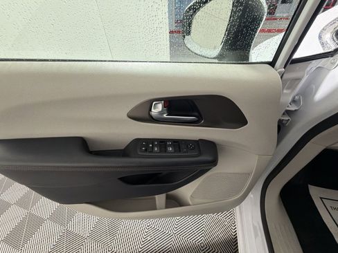 Used 2019 Chrysler Pacifica L image 13
