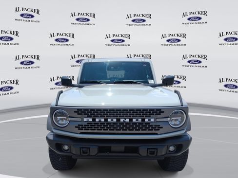 Certified 2023 Ford Bronco Badlands w/ Sasquatch Package AWD/4WD image 9