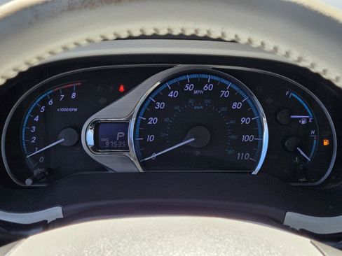 Used 2012 Toyota Sienna XLE image 18