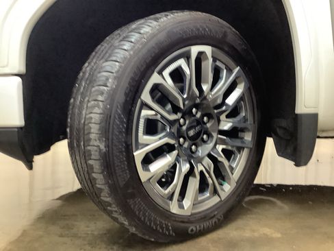 Used 2024 GMC Sierra 1500 Denali Ultimate AWD/4WD image 28