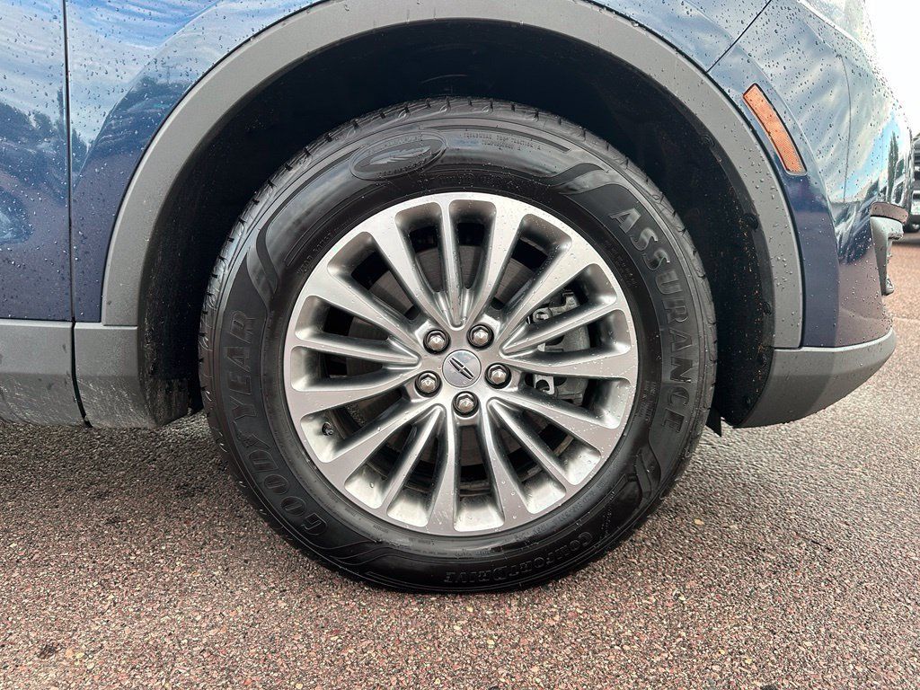 Used 2017 Lincoln MKX Select w/ Select Plus Package AWD/4WD image 40