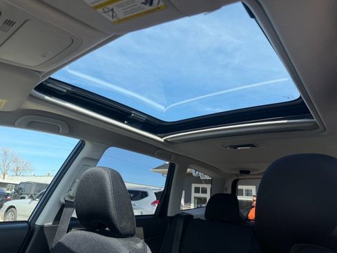 Used 2011 Subaru Forester 2.5X Premium w/ All-Weather Pkg image 26