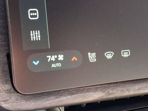 Used 2025 Rivian R1S Adventure AWD/4WD image 18