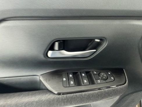 Certified 2025 Nissan Kicks SV AWD/4WD image 19