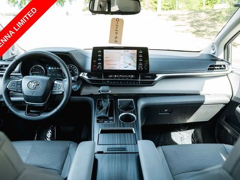 Certified 2023 Toyota Sienna Limited FWD image 12