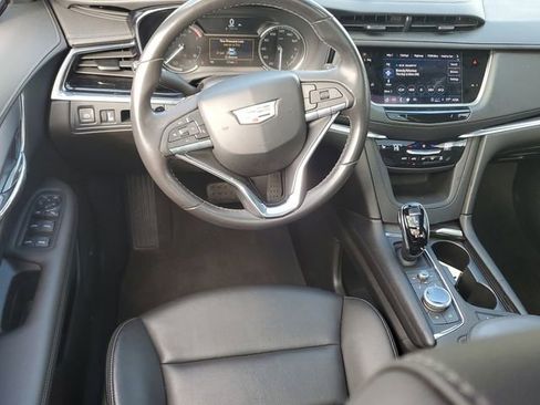 Used 2023 Cadillac XT6 Luxury image 11