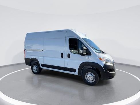 New 2026 RAM ProMaster 2500 w/ Convenience Group image 2