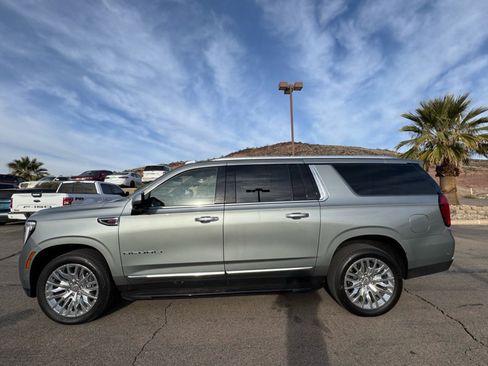 Used 2025 GMC Yukon XL Denali image 2