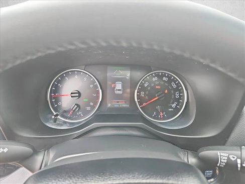 Used 2022 Toyota RAV4 XLE Premium FWD image 11