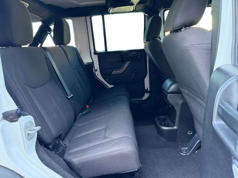 Used 2015 Jeep Wrangler Unlimited Sport w/ Connectivity Group AWD/4WD image 18