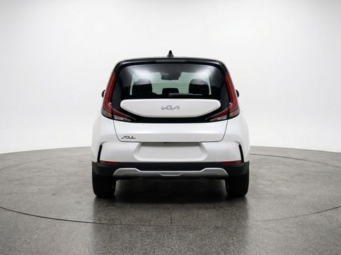 Used 2025 Kia Soul LX w/ LX Technology Package FWD image 7