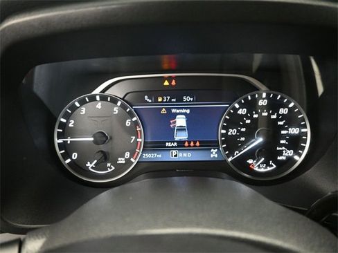 Used 2024 Nissan Titan SV w/ SV Convenience Package image 12