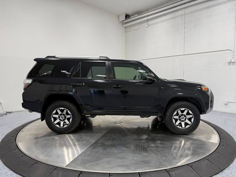 Used 2018 Toyota 4Runner TRD Off-Road Premium image 8
