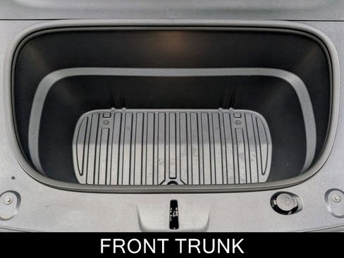 Used 2026 Tesla Model Y AWD image 11