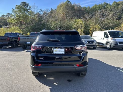 New 2026 Jeep Compass Limited w/ Sun, Sound & Navigation Group AWD/4WD image 4