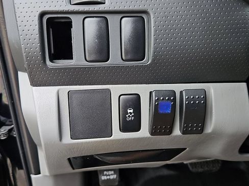 Used 2014 Toyota Tacoma PreRunner w/ SR5 Package RWD image 21