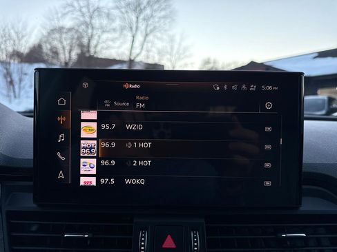 Used 2022 Audi Q5 2.0T Premium w/ Convenience Package image 44