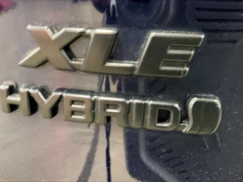 Used 2024 Toyota RAV4 XLE w/ Convenience Package AWD/4WD image 10
