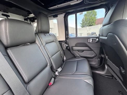 New 2026 Jeep Wrangler Unlimited Sahara AWD/4WD image 21