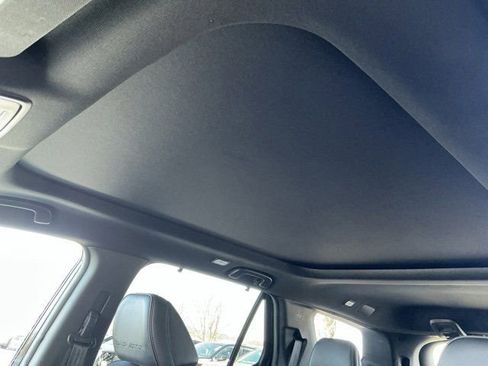 Used 2025 Honda Pilot Black Edition image 18