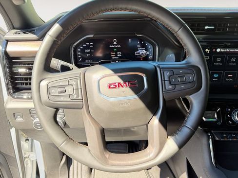 Used 2025 GMC Sierra 1500 AT4 AWD/4WD image 13