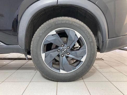 Used 2025 Nissan Rogue SV image 16