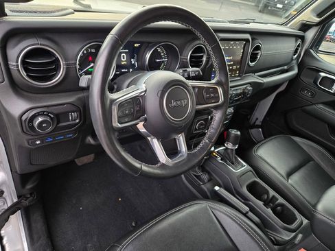 Used 2023 Jeep Wrangler Unlimited Sahara w/ Cold Weather Group image 13