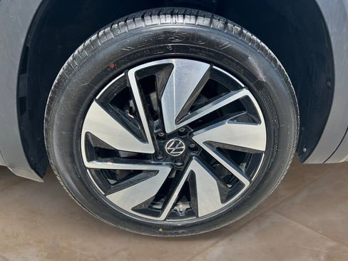 Used 2025 Volkswagen Atlas SE FWD image 24