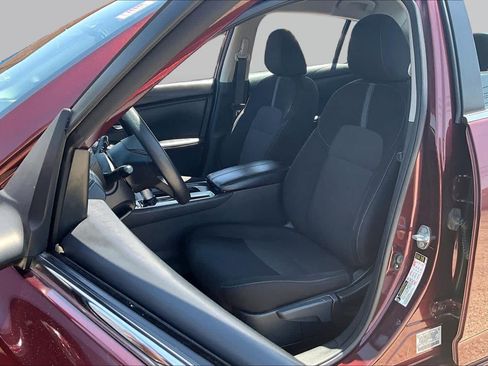 Used 2025 Nissan Sentra SV FWD image 6