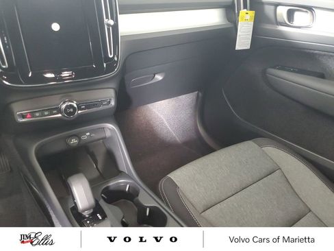 New 2026 Volvo XC40 B5 Core image 17