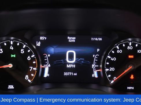 Used 2025 Jeep Compass Latitude w/ Sun & Sound Group AWD/4WD image 14