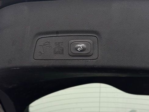 Used 2019 Lincoln MKC Select w/ Select Plus Package image 12