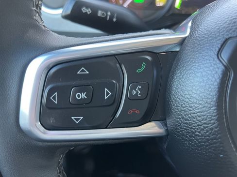 Used 2025 Jeep Wrangler Unlimited Sahara AWD/4WD image 50