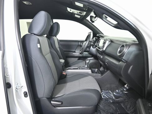 Used 2023 Toyota Tacoma TRD Off-Road image 14