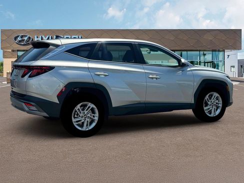 New 2025 Hyundai Tucson SE image 8