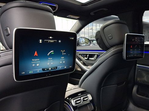 Certified 2023 Mercedes-Benz S 580 4MATIC Sedan image 11
