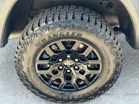 Used 2024 Chevrolet Colorado Trail Boss w/ LPO, Skid Plate Package AWD/4WD image 44