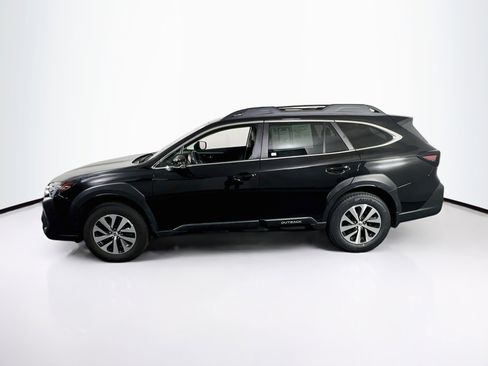 Used 2024 Subaru Outback Premium AWD/4WD image 8
