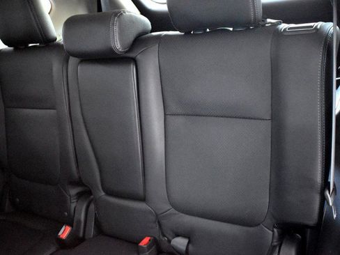 Used 2017 Mitsubishi Outlander SE AWD/4WD image 34