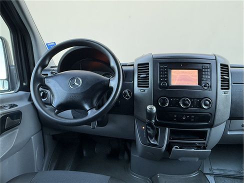 Used 2014 Mercedes-Benz Sprinter 2500 image 15