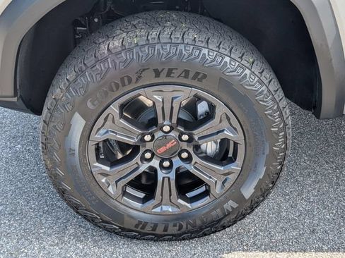 Used 2024 GMC Canyon Elevation w/ Convenience Package RWD image 15