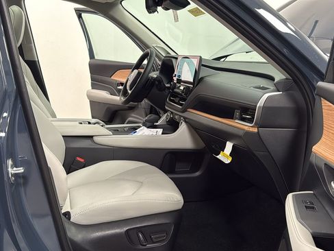 New 2026 Toyota Grand Highlander Platinum image 18