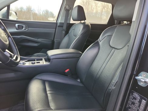 Used 2023 Kia Sorento EX image 14