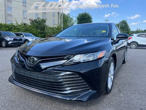 Used 2019 Toyota Camry LE FWD image 25