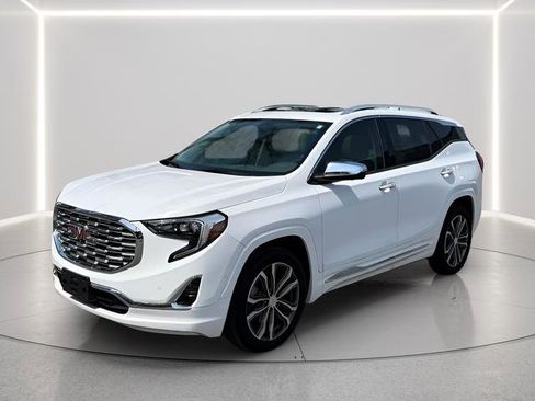 Used 2020 GMC Terrain Denali w/ Denali Premium Package FWD image 1